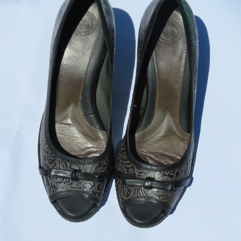 Nurture Womens Leather Embossed Peep Toe Pump 9.5